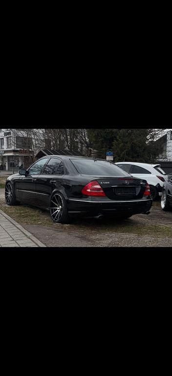 Schwarz Gebraucht 2002 Mercedes E500 AMG Limousine | 4.900 € (Fairer Preis) - Bild 1/4