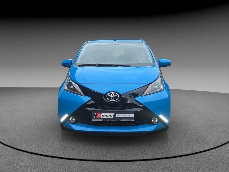 Gebraucht Toyota Aygo X-wave 69 PS (50 kW) 2016 Hellblau Kleinwagen
