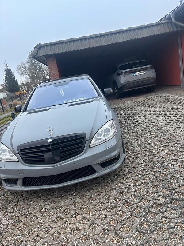 Grau Gebraucht 2008 Mercedes S63 AMG Limousine | 11.299 € - Bild 1/4