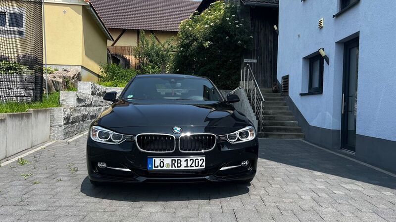 Schwarz Gebraucht 2012 BMW 320 Sport Line Limousine | 14.500 € (Teuer) - Bild 1/4