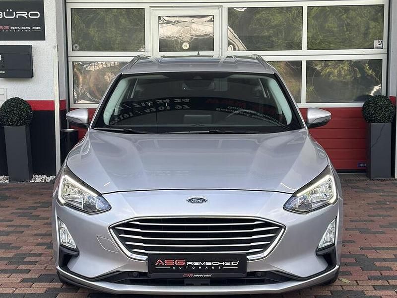 Gebraucht Ford Focus Cool & Connect 120 PS (88 kW) 2020 Silber Limousine