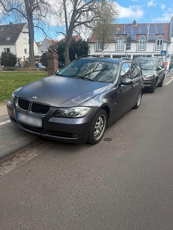 Gebraucht BMW 320 163 PS (119 kW) 2006 Grau Kombi