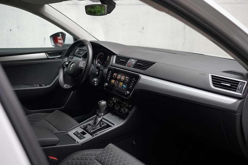 Gebraucht Skoda Superb Ambition 200 PS (147 kW) 2020 Weiß Limousine