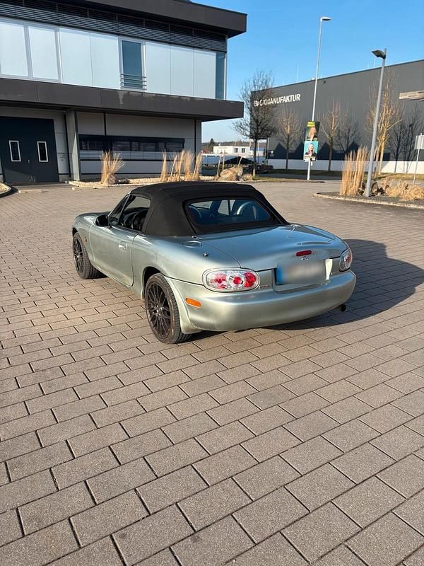 Second-hand Mazda MX5 110 CP (80 kW) 2003 Argintiu Cabrio