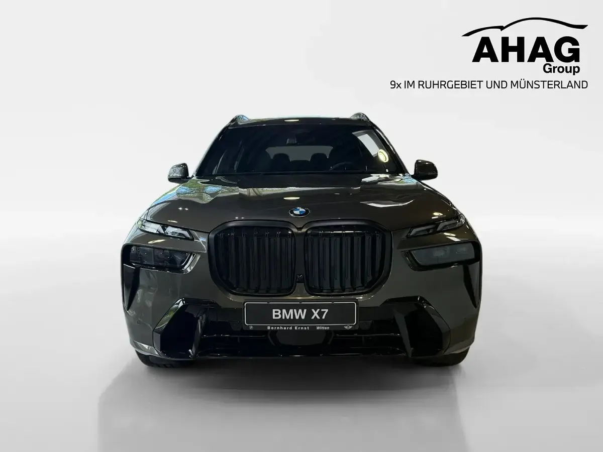 Neu BMW X7 Comfort Edition 352 PS (258 kW) 2026 Schwarz SUV