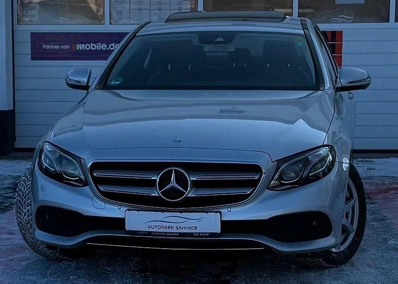 Silber Gebraucht 2016 Mercedes E220 Limousine | 15.999 € (Fairer Preis) - Bild 1/4