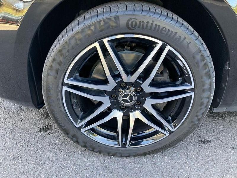 Gebraucht Mercedes V300 Night 237 PS (174 kW) 2024 Obsidianschwarz metallic Van / Kleinbus