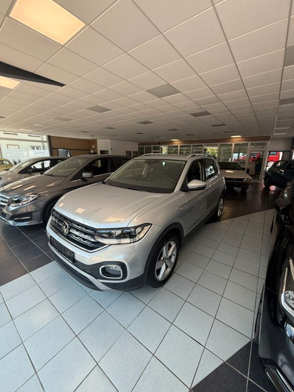 Silber Gebraucht 2021 VW T-Cross Style SUV | 20.900 € (Fairer Preis) - Bild 1/4