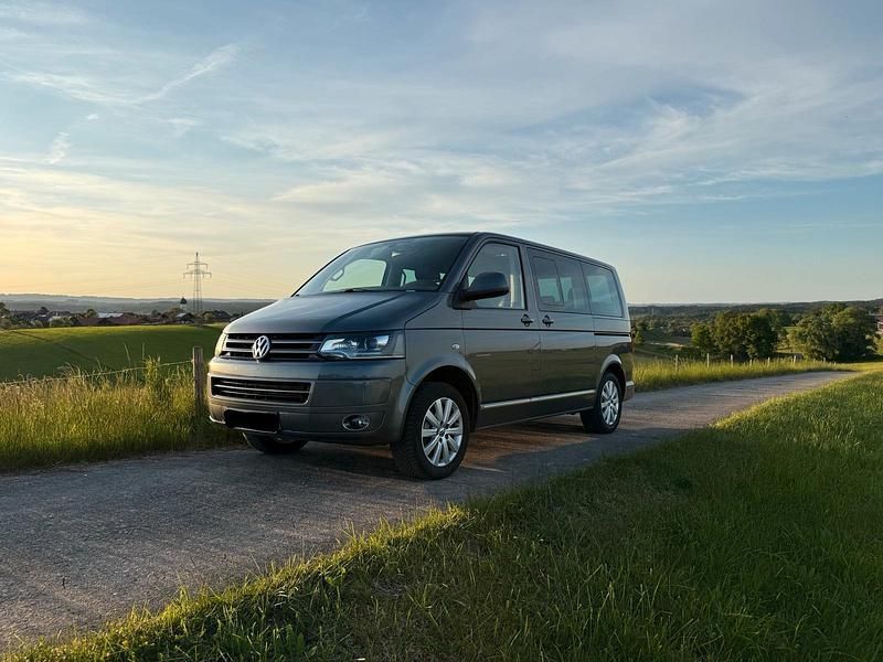 Silber Gebraucht 2012 VW T5 Highline Van | 18.999 € - Bild 1/4