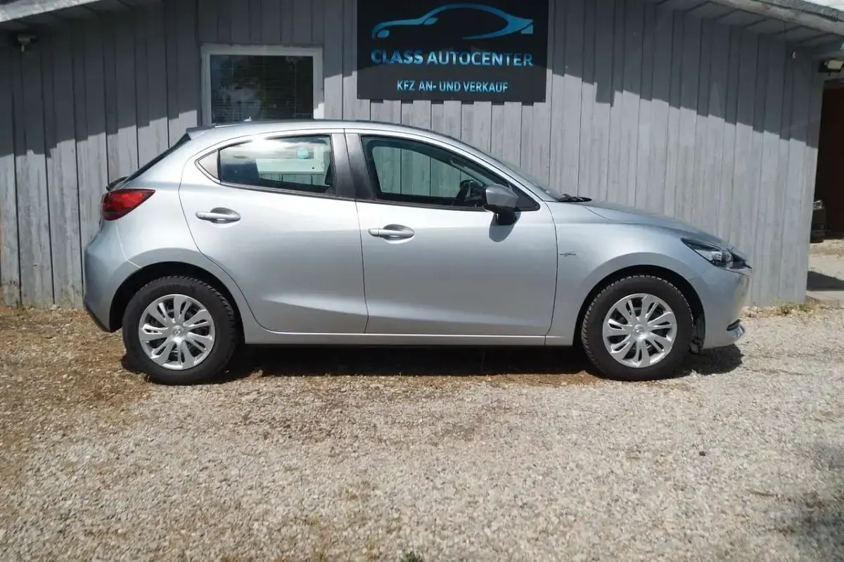 Gebraucht Mazda 2 Center-Line 75 PS (55 kW) 2020 Silber Limousine