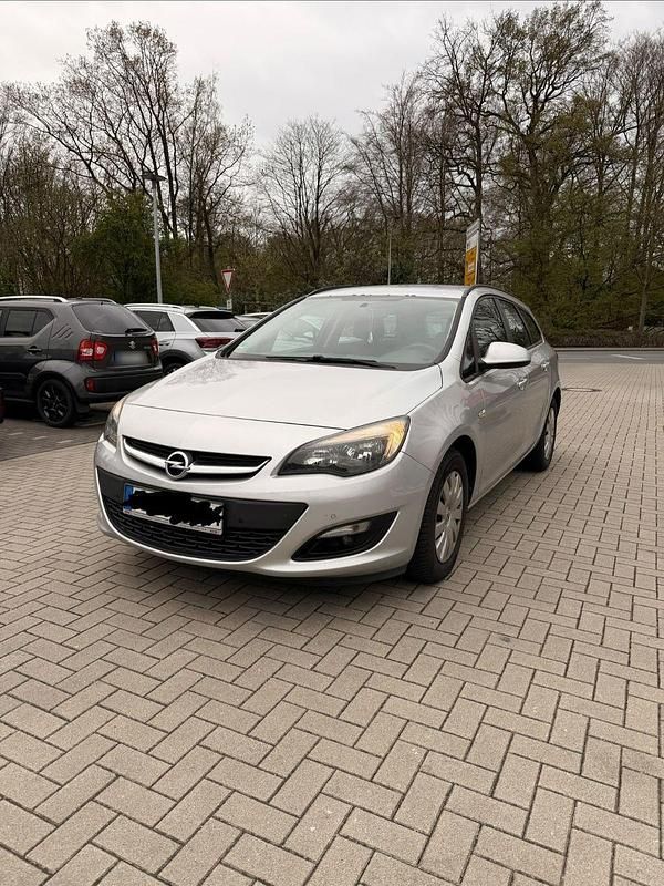 Gebraucht Opel Astra Edition 110 PS (80 kW) 2015 Silber Kombi