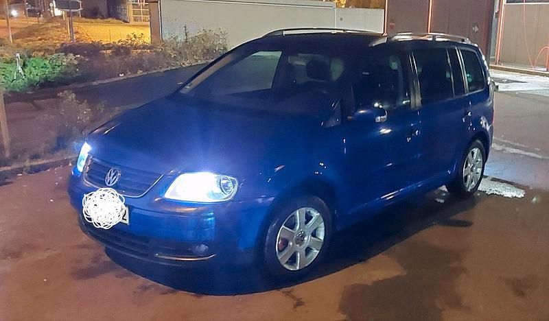 Blau Gebraucht 2004 VW Touran Van / Kleinbus | 800 € (Superpreis) - Bild 1/4