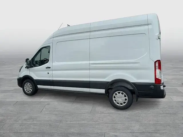 Gebraucht Ford Transit Trend 131 PS (96 kW) 2024 Weiß Van