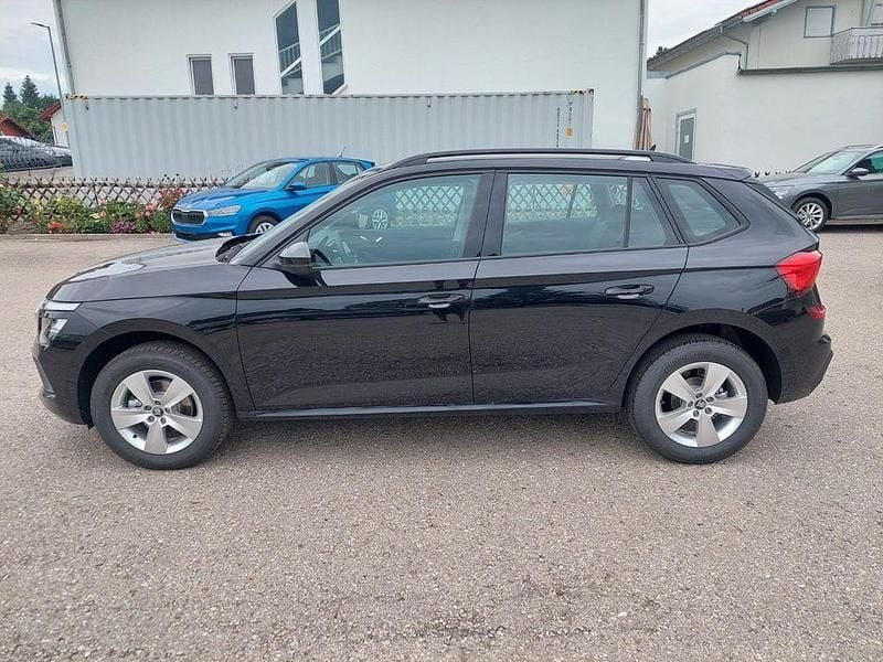 Schwarzmetallic Gebraucht 2025 Skoda Kamiq Selection SUV | 24.990 € (Fairer Preis) - Bild 1/4