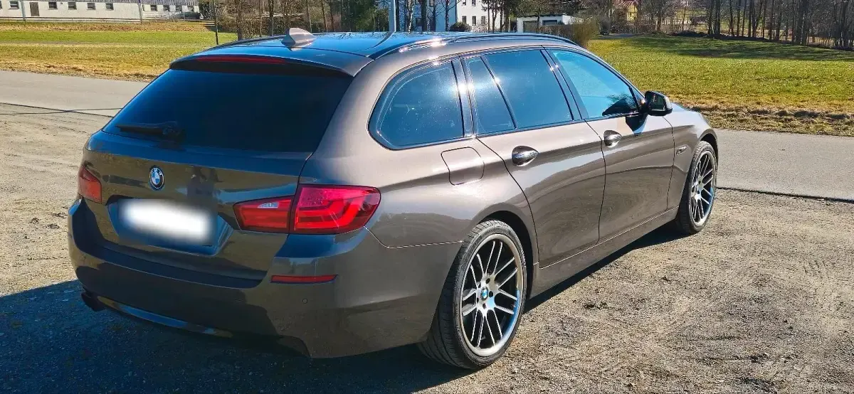 Gebraucht BMW 525 Shadowline 204 PS (150 kW) 2011 Kombi