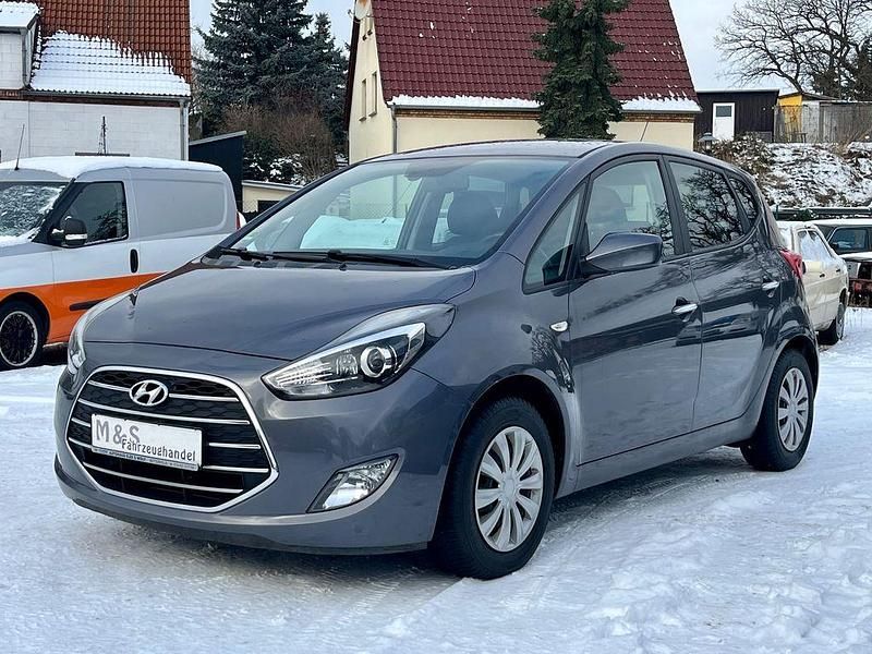 Gebraucht Hyundai ix20 Trend 125 PS (91 kW) 2015 Silber Kleinwagen