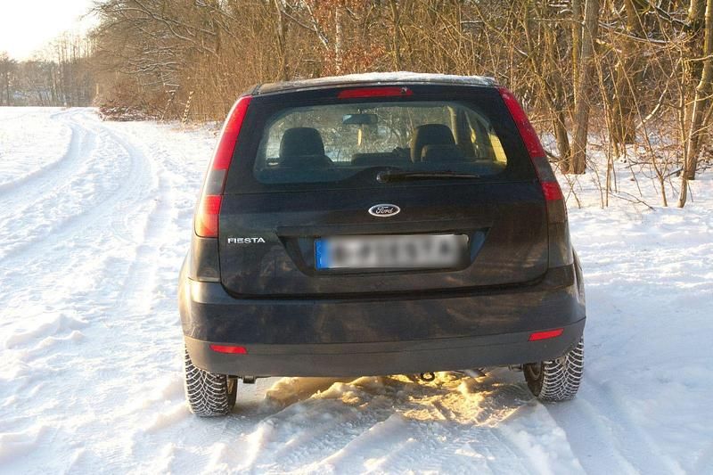 Gebraucht Ford Fiesta 69 PS (50 kW) 2004 Blau Limousine