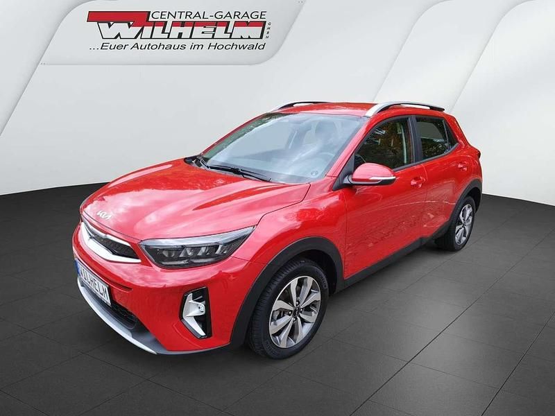 Signal red Gebraucht 2024 Kia Stonic Vision SUV | 19.300 € (Fairer Preis) - Bild 1/4