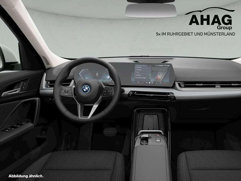 Gebraucht BMW iX1 Performance 230 kW (313 PS) 2023 Mineralweiß SUV