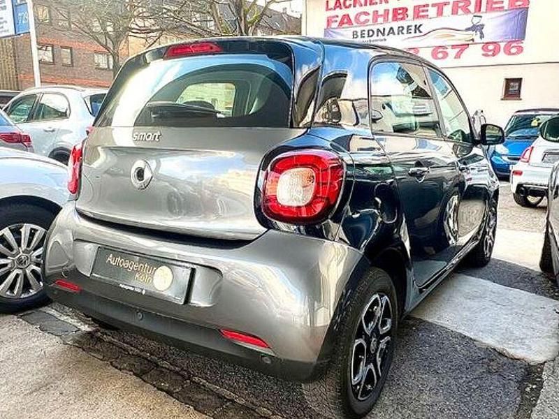 Gebraucht Smart ForFour 140 PS (102 kW) 2015 Schwarz Kleinwagen