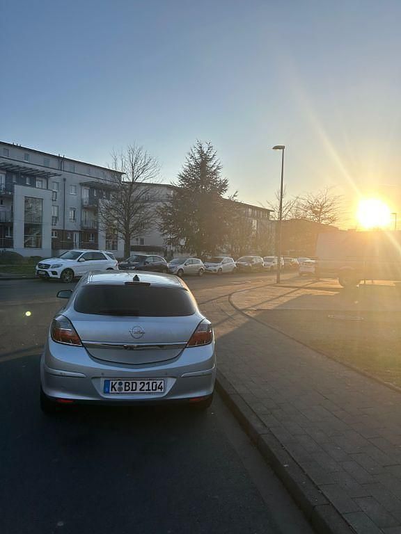 Gebraucht Opel Astra GTC 90 PS (66 kW) 2009 Silber Coupé