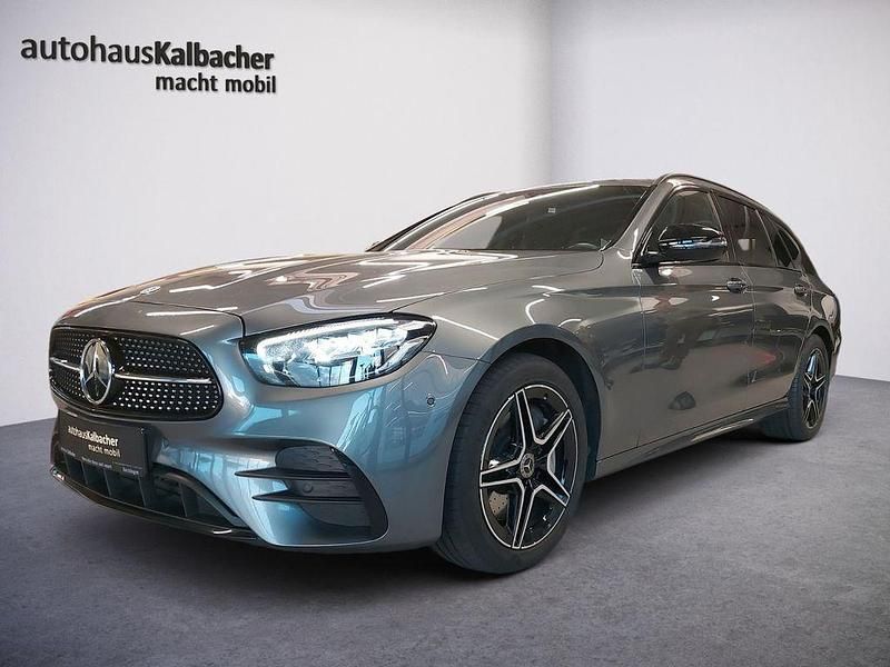 Grau Gebraucht 2022 Mercedes E300 AMG Limousine | 33.999 € (Fairer Preis) - Bild 1/4
