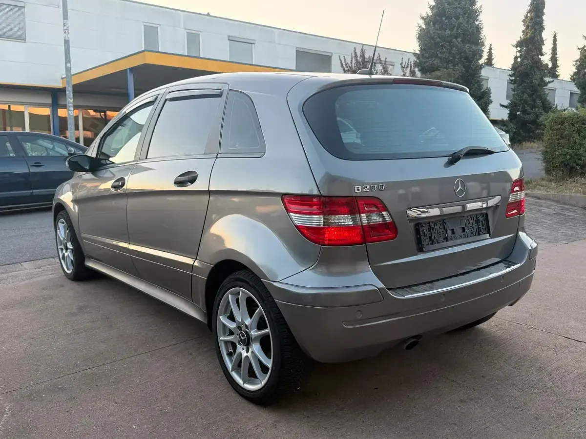 Gebraucht Mercedes B200 135 PS (99 kW) 2006 Grau Van / Kleinbus