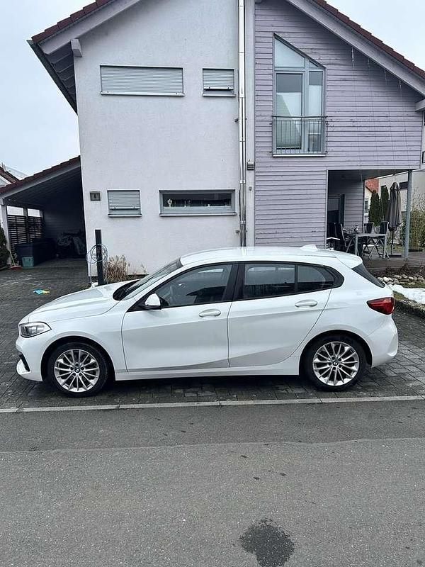 Gebraucht BMW 118 Advantage 140 PS (102 kW) 2020 Weiß Kleinwagen