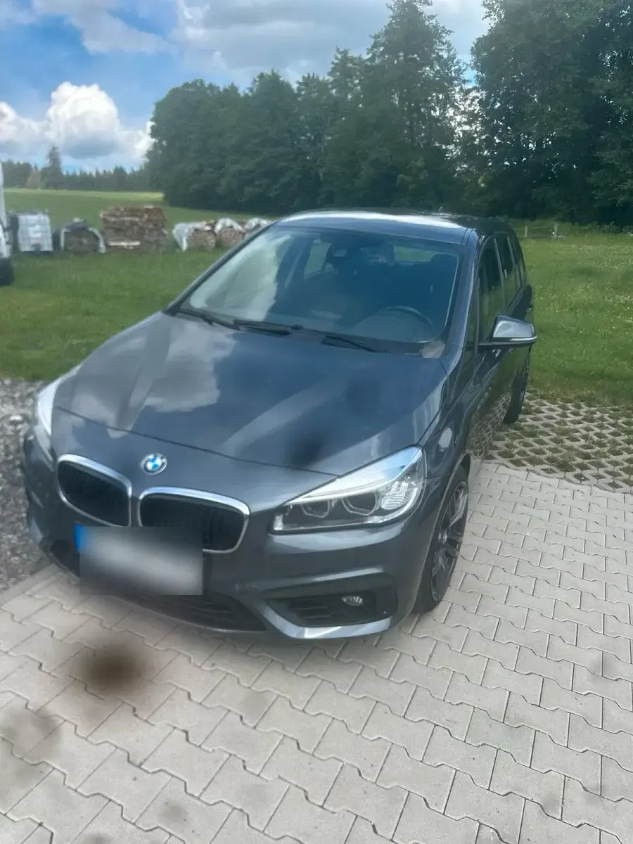 Gebraucht BMW 218 140 PS (102 kW) 2015 Grau Van / Kleinbus