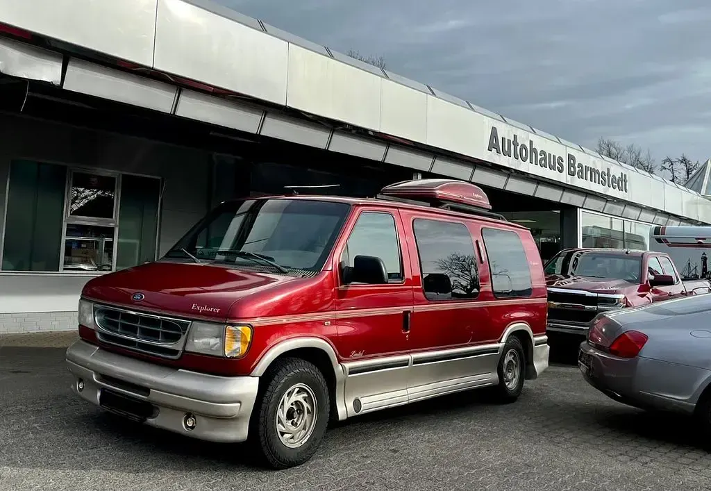 Second-hand Ford Econoline 215 CP (158 kW) 1997 Roșu Monovolum