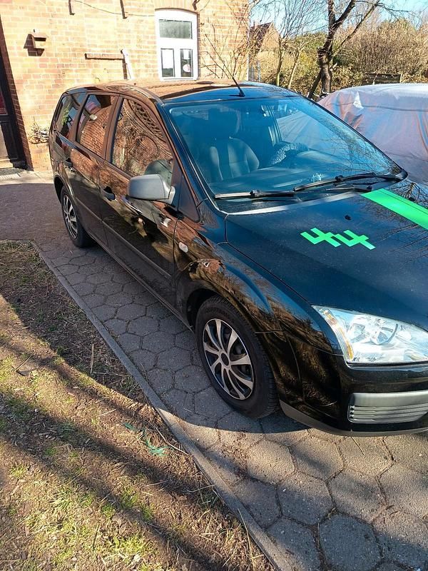 Gebraucht Ford Focus Ambiente 125 PS (91 kW) 2005 Schwarz Kombi