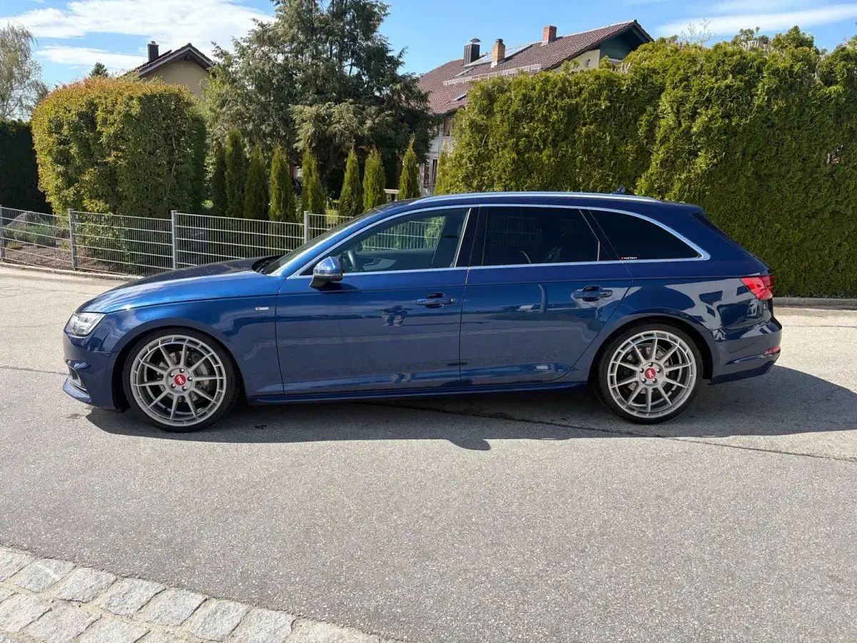 Gebraucht Audi A4 Sport 218 PS (160 kW) 2016 Blau Kombi