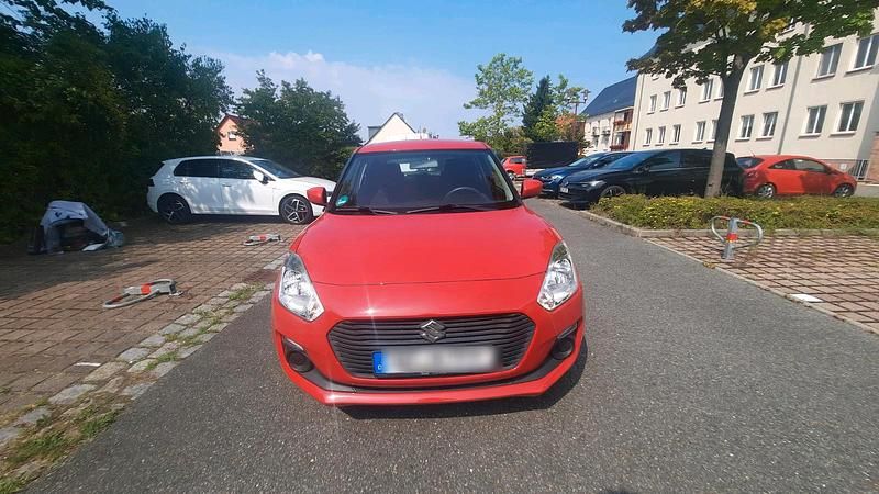 Rot Gebraucht 2019 Suzuki Swift Kleinwagen | 12.500 € (Fairer Preis) - Bild 1/4
