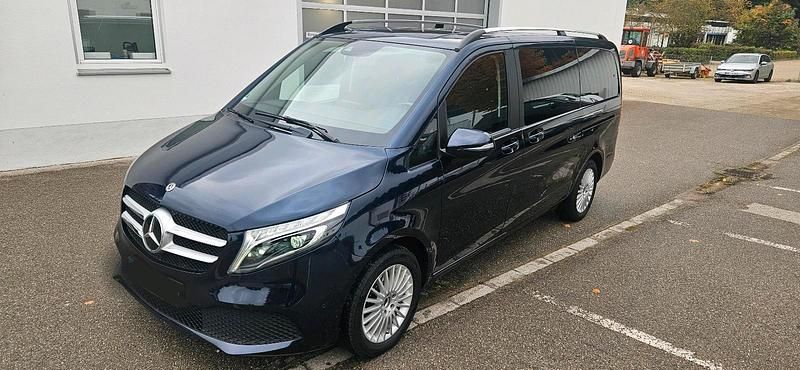 Usata Mercedes V220 163 CV (119 kW) 2020 Blu Monovolume