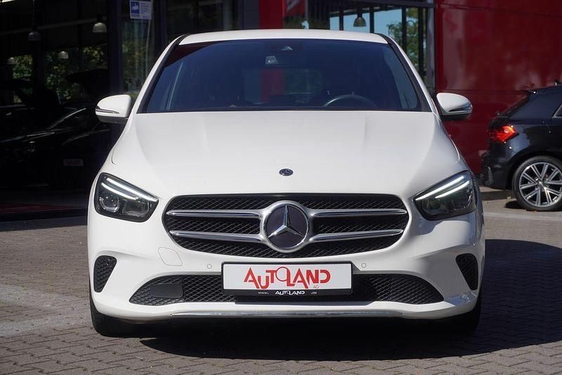 Gebraucht Mercedes B250 Progressive 224 PS (164 kW) 2019 Weiß Van / Kleinbus