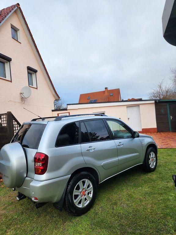 Gebraucht Toyota RAV4 125 PS (91 kW) 2005 Silber SUV