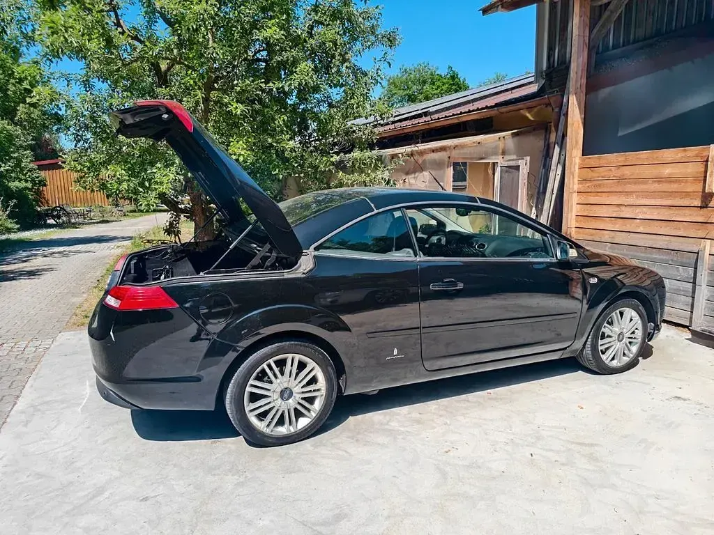 Gebraucht Ford Focus Cabriolet Titanium 145 PS (106 kW) 2008 Schwarz Cabrio
