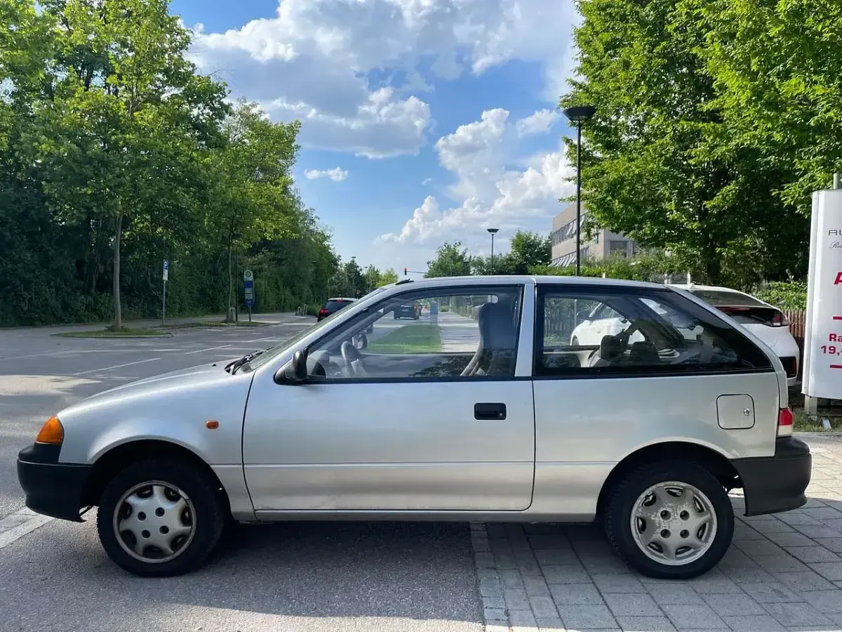 Gebraucht Suzuki Swift GL 53 PS (38 kW) 2003 Grau Kleinwagen