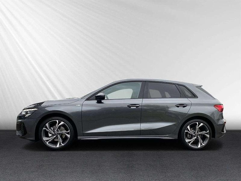 Gebraucht Audi A3 S-Line 150 PS (110 kW) 2024 Daytonagrau perleffekt Limousine
