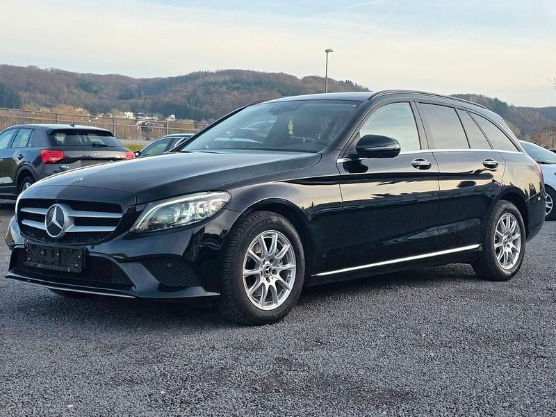 Gebraucht Mercedes C220 194 PS (142 kW) 2020 Schwarz Kombi