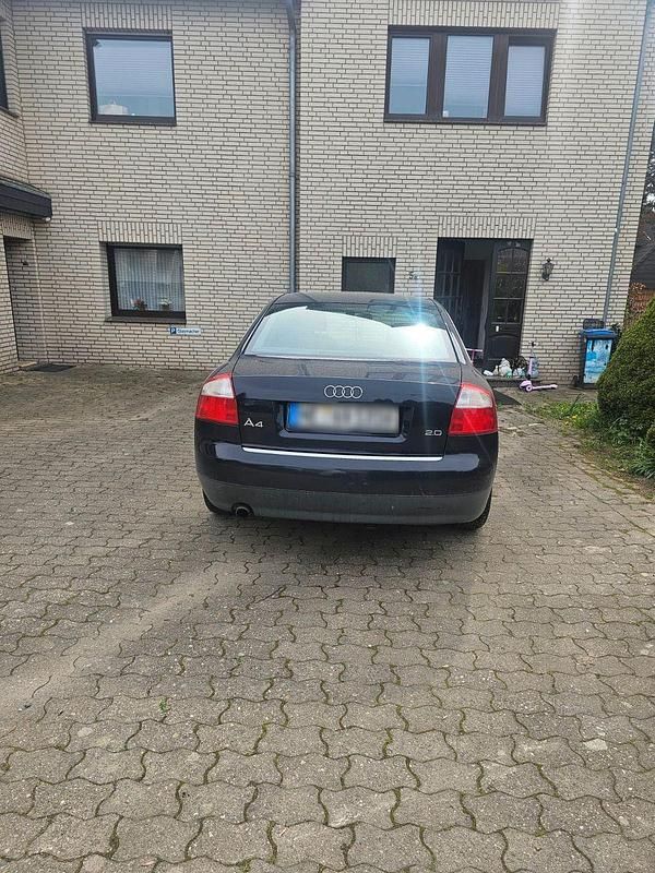 Second-hand Audi A4 131 CP (96 kW) 2001 Albastru Berlinǎ