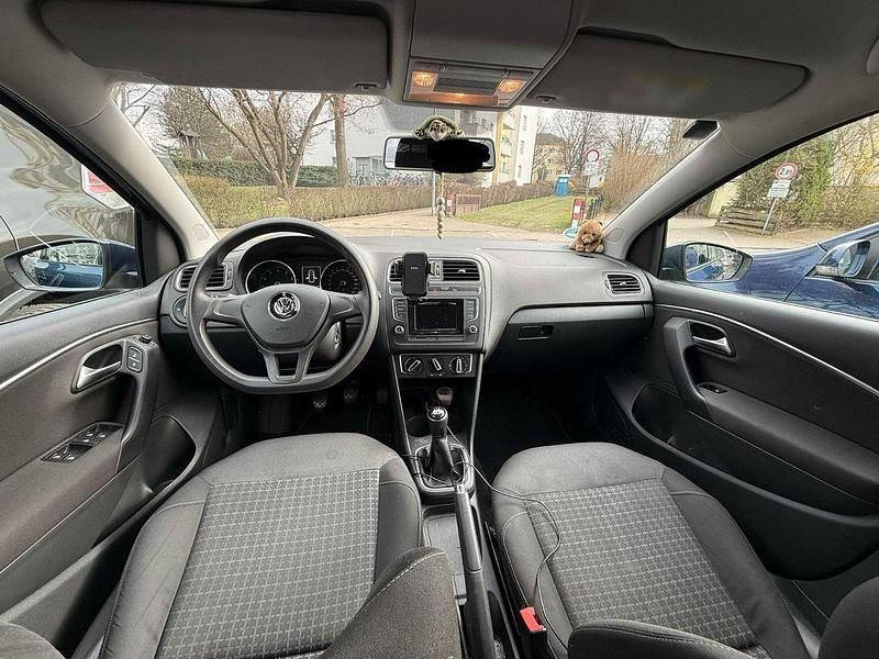 Gebraucht VW Polo LOUNGE 75 PS (55 kW) 2015 Blau Kleinwagen