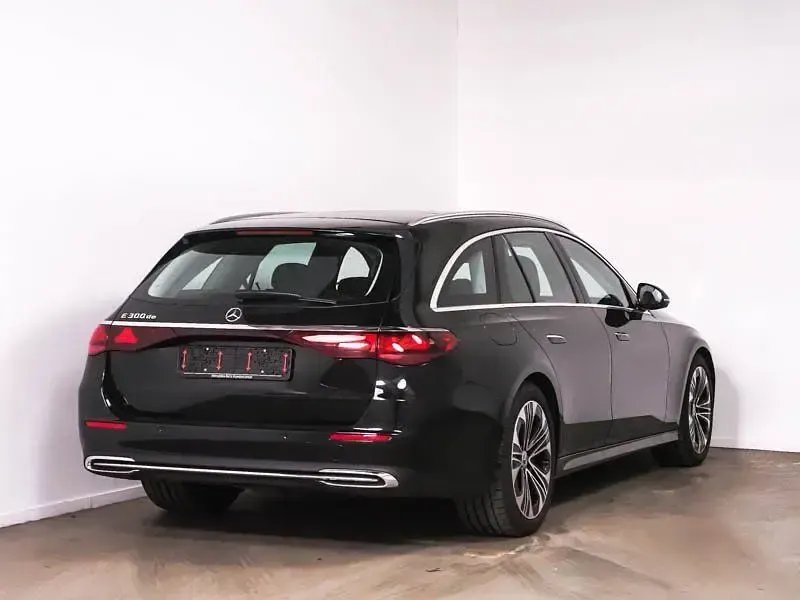 Gebraucht Mercedes E300 Advanced Plus 313 PS (230 kW) 2025 Lack obsidianschwarz Kombi