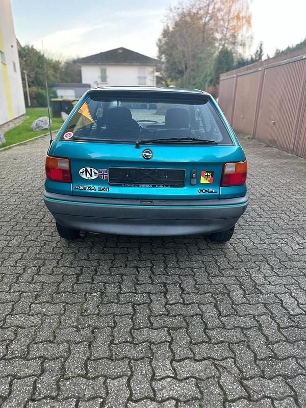 Gebraucht Opel Astra 71 PS (52 kW) 1994 Blau Kleinwagen