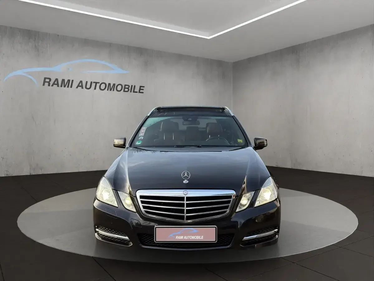 Gebraucht Mercedes E350 265 PS (194 kW) 2012 Schwarz Kombi