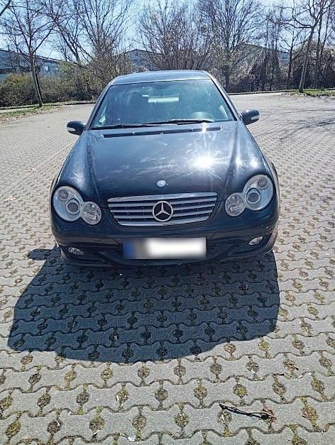 Gebraucht Mercedes C220 122 PS (89 kW) 2005 Schwarz Coupé