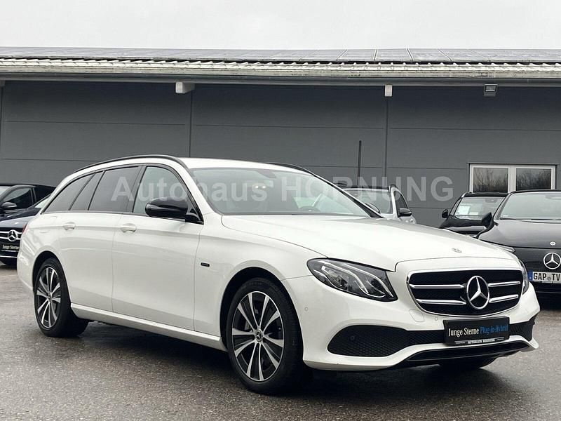Gebraucht Mercedes E300 Avantgarde 306 PS (225 kW) 2019 Polarweiß unilack Limousine