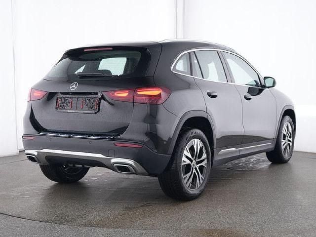 Kosmosschwarz Gebraucht 2024 Mercedes GLA200 Progressive SUV | 36.590 € (Superpreis) - Bild 1/4