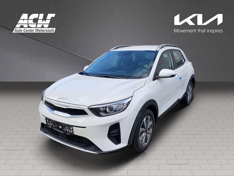 Schneeweiß Gebraucht 2023 Kia Stonic Vision SUV | 20.977 € (Fairer Preis) - Bild 1/4