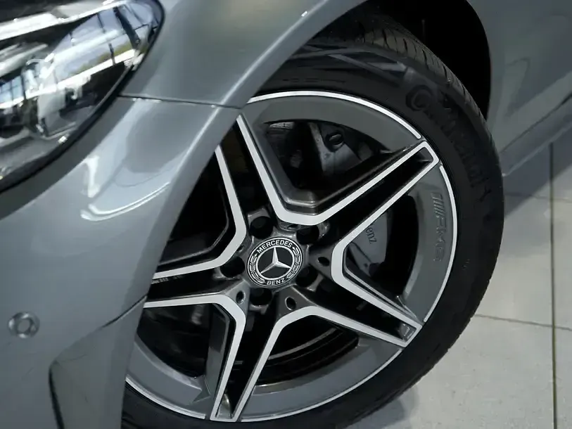 Gebraucht Mercedes C300 AMG line 245 PS (180 kW) 2019 Grau Kombi